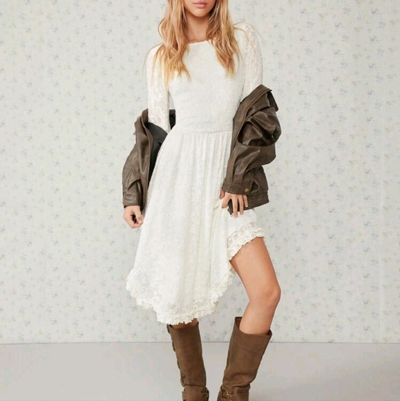 Dresses & Skirts - Women's Solid Color Ruffle Hem Asymmetric Long Sleeve Dress
